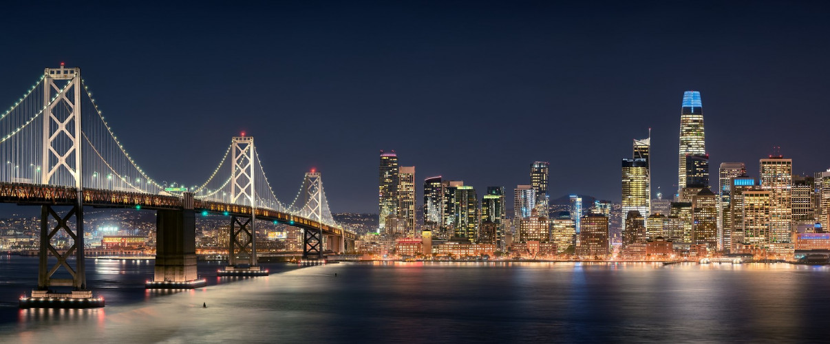 San Francisco skyline with iconic Golden Gate Bridge and downtown high-rises