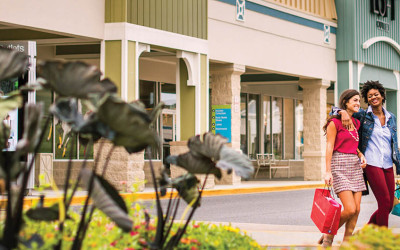 Sign welcoming shoppers to Delaware's tax-free shopping
