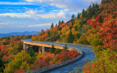 Winding road along the Blue Ridge Parkway with colorful autumn foliage