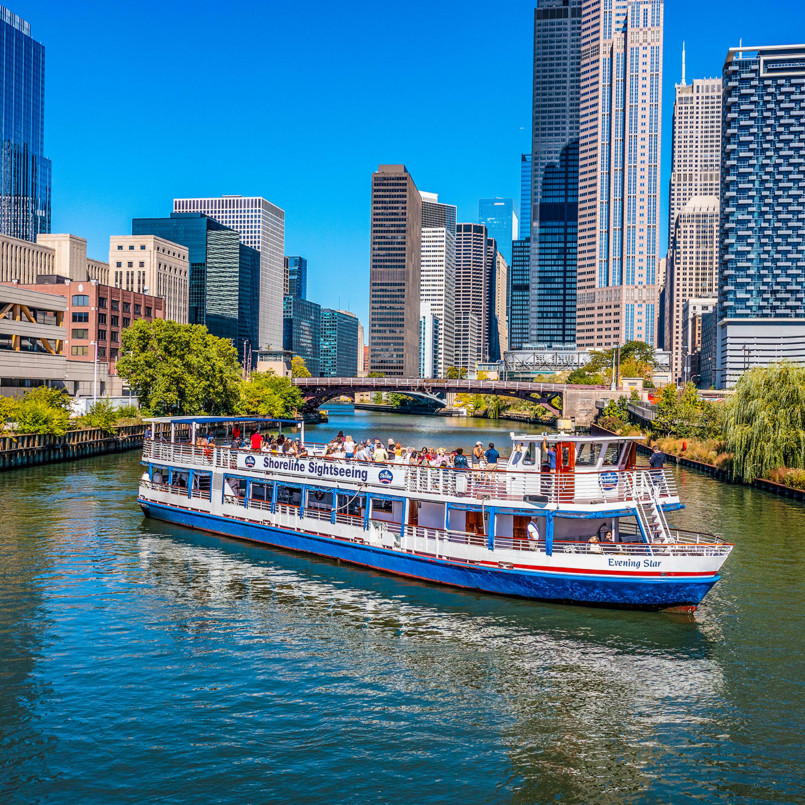 Chicago River architecture boat tour Chicago River surrounded by iconic skyscrapers and architectural landmarks