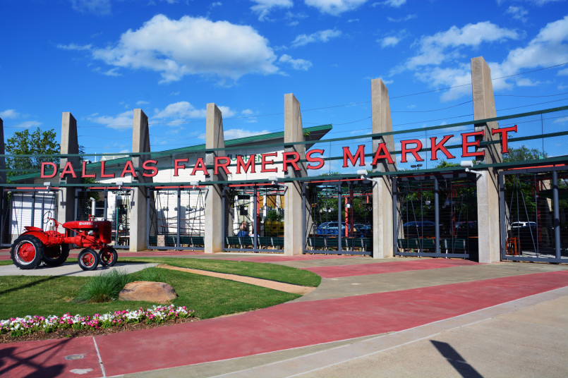 Dallas farmers market texas Dallas Farmers Market building and outdoor stalls