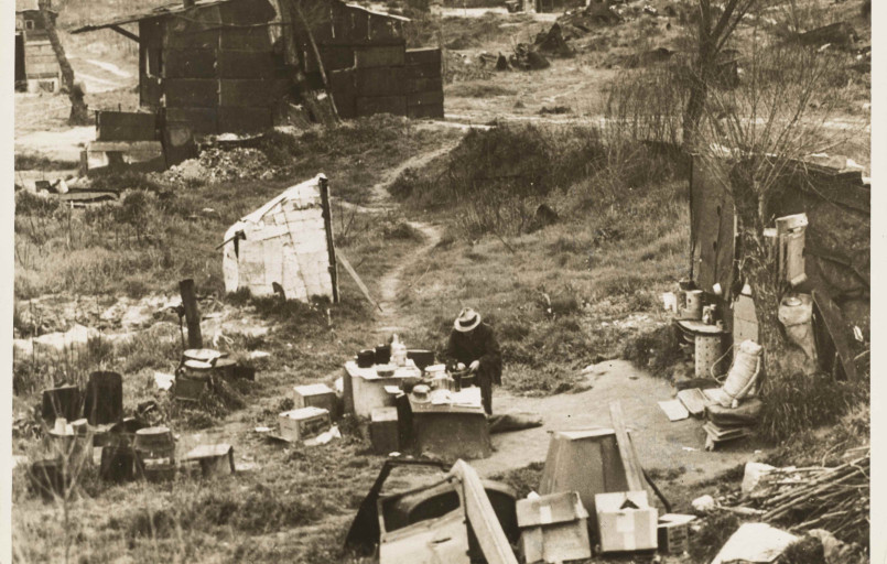 Dust bowl migrants route 66 Black and white photograph of Dust Bowl era migrants traveling on Route 66