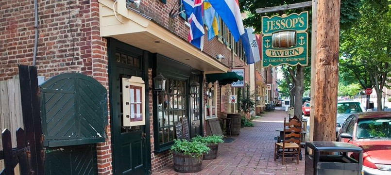 Historic buildings and cobblestone streets in Old New Castle, Delaware