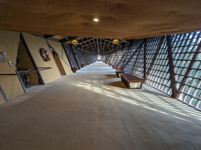 House on the Rock infinity room Wisconsin The glass-enclosed Infinity Room extending out over the forest at House on the Rock