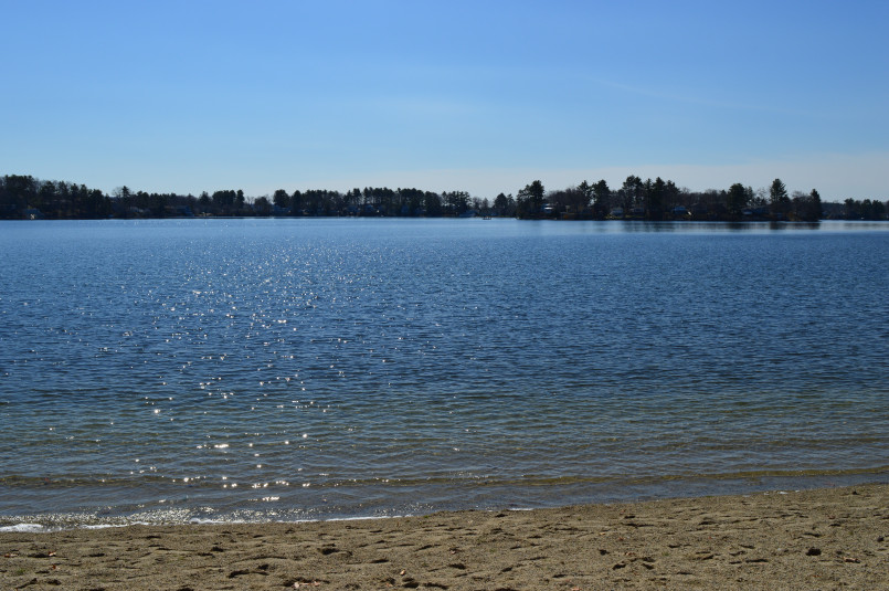 Historical black and white photograph of Lake Chargoggagoggmanchauggagoggchaubunagungamaugg in Webster, Massachusetts