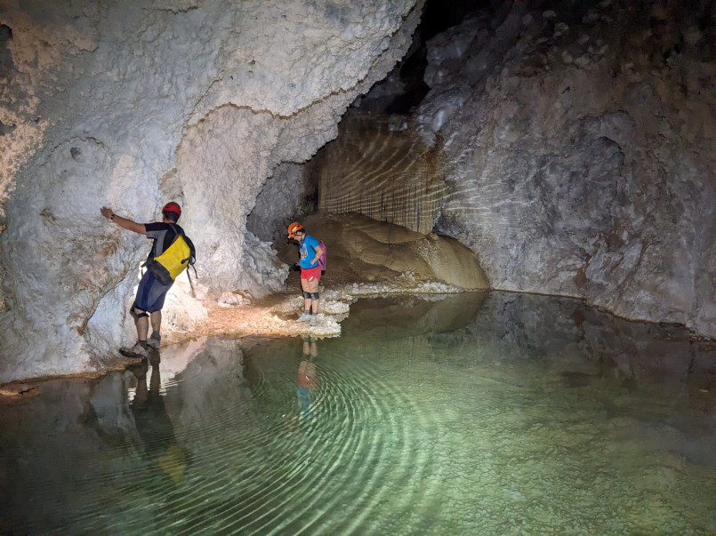 Lechuguilla Cave chandelier formations Spectacular gypsum chandelier formations hanging from the ceiling of Lechuguilla Cave