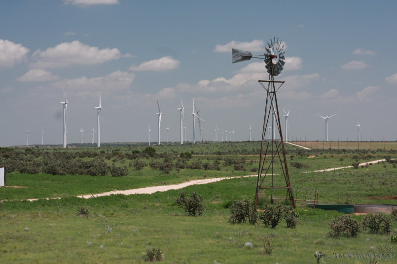 Wind turbines capturing energy in the windy Great Plains region